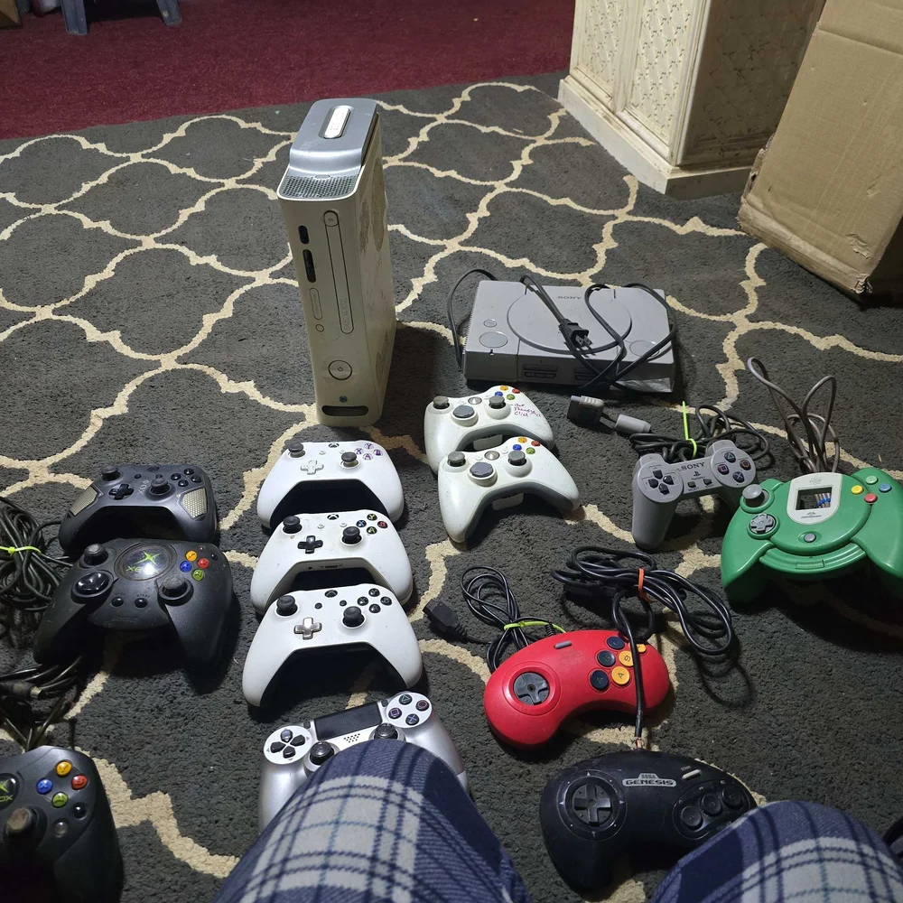 Sony Video Game Console Cables - Black and Blue - Picture 4 of 6